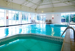 Accommodation Pool 4* Cheltenham 