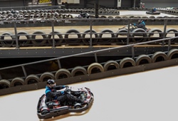 Indoor karting multi-level racing